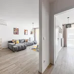 Apartment Elite -chic Serenity With Ac In A Free Park Zone Budapest